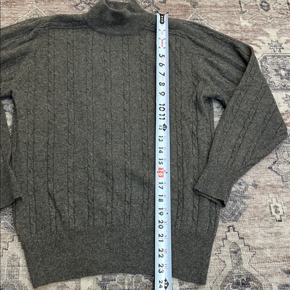Vintage 100% cashmere cullin hills Gray Cable Knit Sweater sz small - Picture 3 of 5